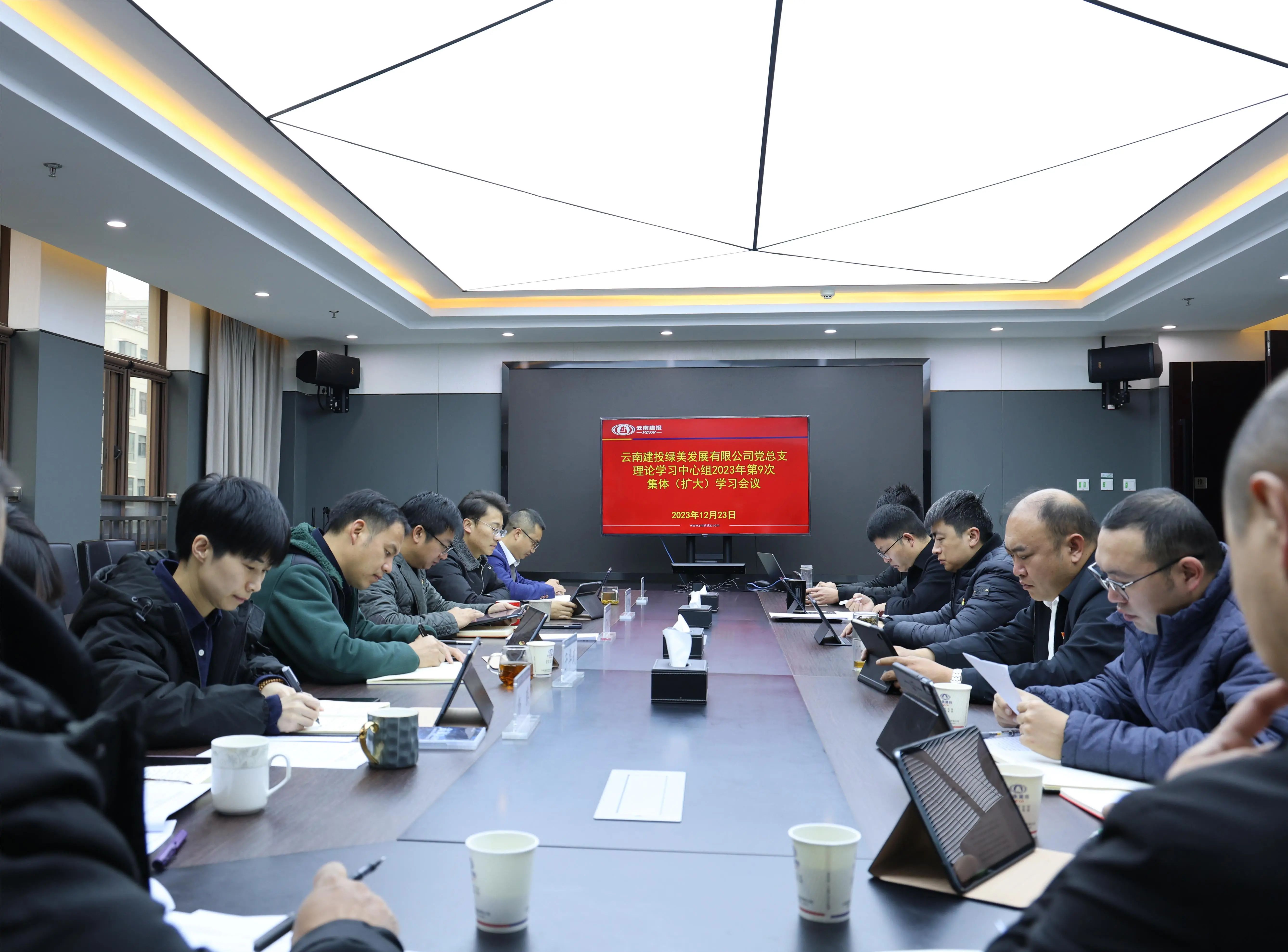 1703330330874239.jpg 1703330330874239.jpg