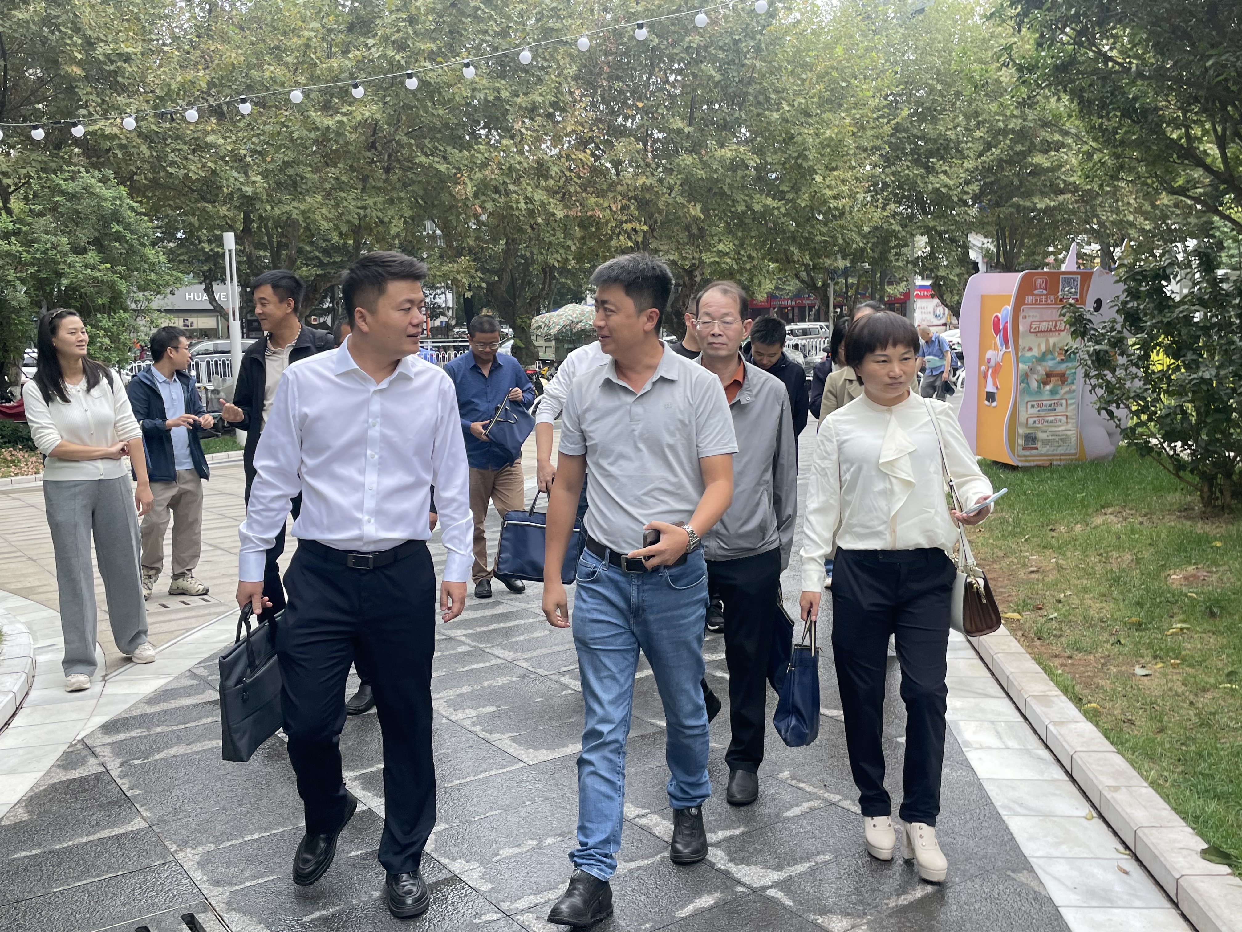 1760080690900477.jpg 1760080690900477.jpg